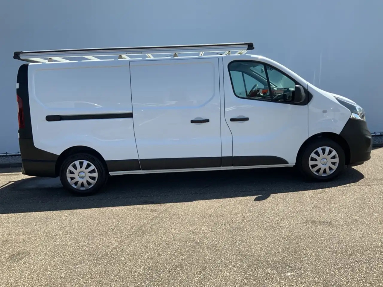 Opel Vivaro 1.6 CDTI L2H1 Edition EcoFlex Airco Cruise Imperia - فان: صورة 3 Opel Vivaro 1.6 CDTI L2H1 Edition EcoFlex Airco Cruise Imperia - فان: صورة 3