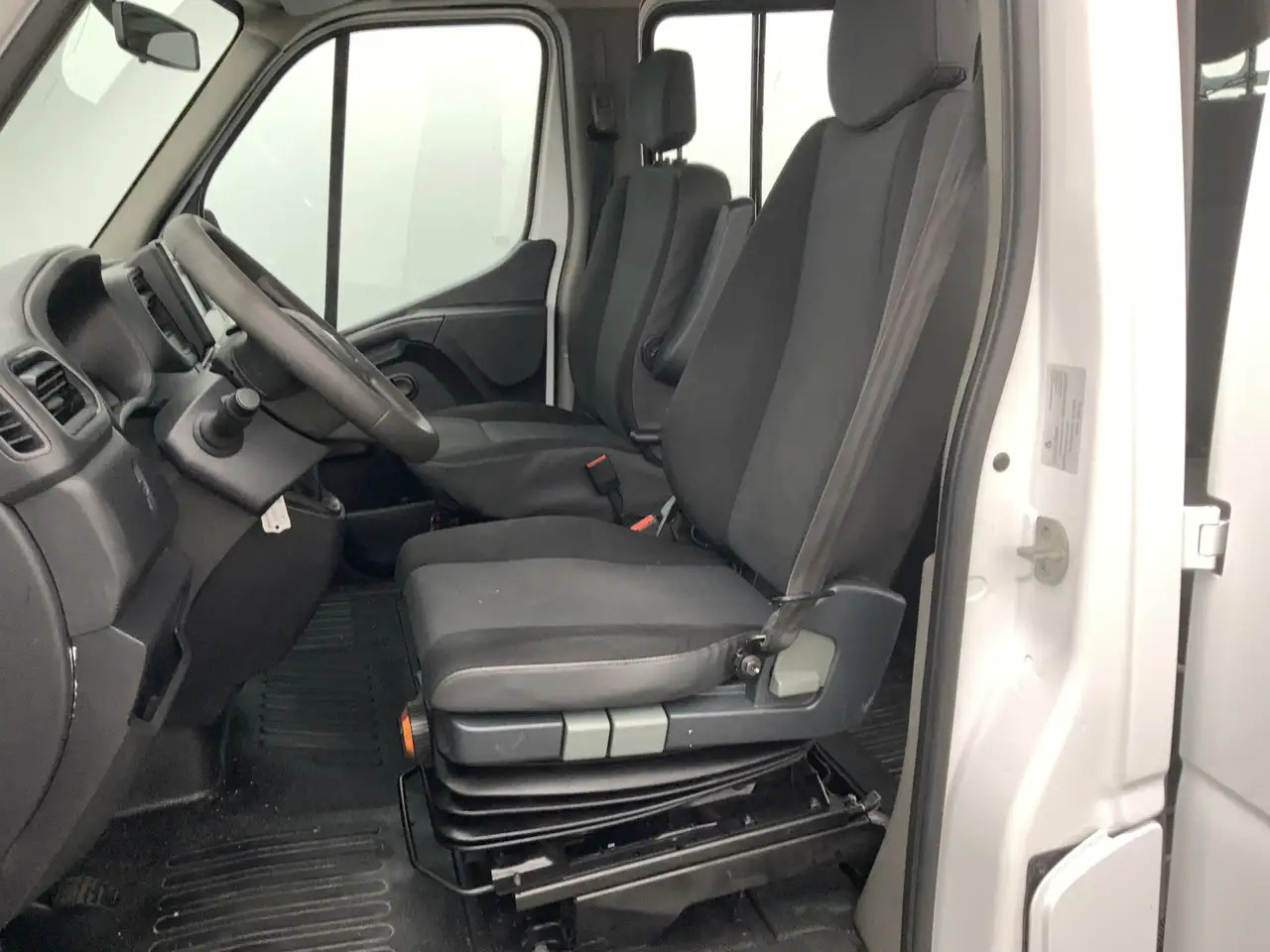 Renault Master T35 2.3 dCi 165 L4 Dub Cab PickUp Navi 6 Zits Trek - شاحنة توصيل مفتوحة: صورة 5 Renault Master T35 2.3 dCi 165 L4 Dub Cab PickUp Navi 6 Zits Trek - شاحنة توصيل مفتوحة: صورة 5