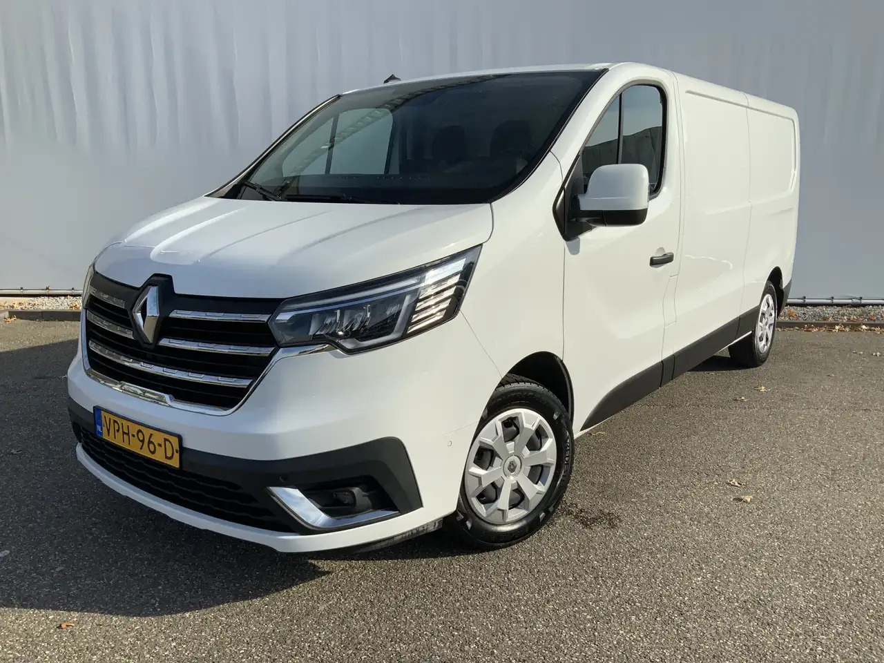 Renault Trafic 2.0 dCi 130 T30 L2H1 Work Edition Airco Cruise Nav - فان: صورة 1 Renault Trafic 2.0 dCi 130 T30 L2H1 Work Edition Airco Cruise Nav - فان: صورة 1
