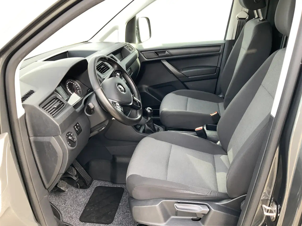 Volkswagen Caddy 2.0 TDI L2H1 BMT Maxi Exclusive Edtion Airco Navi - فان المدمجة: صورة 4 Volkswagen Caddy 2.0 TDI L2H1 BMT Maxi Exclusive Edtion Airco Navi - فان المدمجة: صورة 4