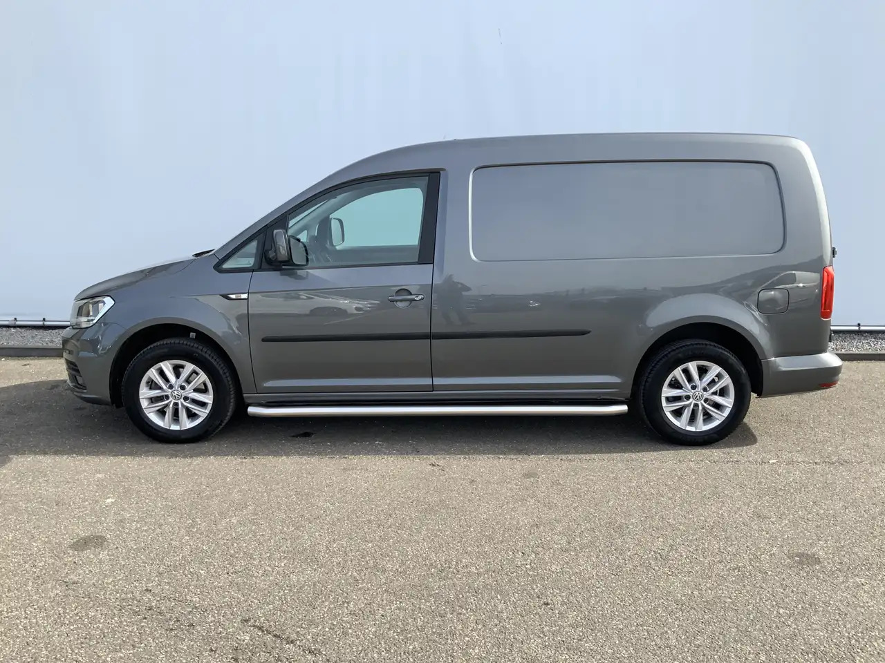 Volkswagen Caddy 2.0 TDI L2H1 BMT Maxi Exclusive Edtion Airco Navi - فان: صورة 3 Volkswagen Caddy 2.0 TDI L2H1 BMT Maxi Exclusive Edtion Airco Navi - فان: صورة 3