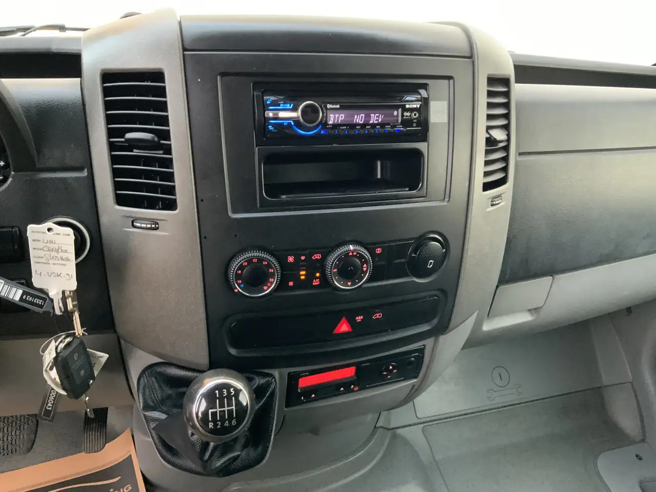 Volkswagen Crafter 35 2.0 TDI L3H1 Glasresteel Airco Cruise 3 Zits UI - شاحنة بصندوق مغلق, سيارة خدمات/ سيارة خاصة: صورة 5 Volkswagen Crafter 35 2.0 TDI L3H1 Glasresteel Airco Cruise 3 Zits UI - شاحنة بصندوق مغلق, سيارة خدمات/ سيارة خاصة: صورة 5