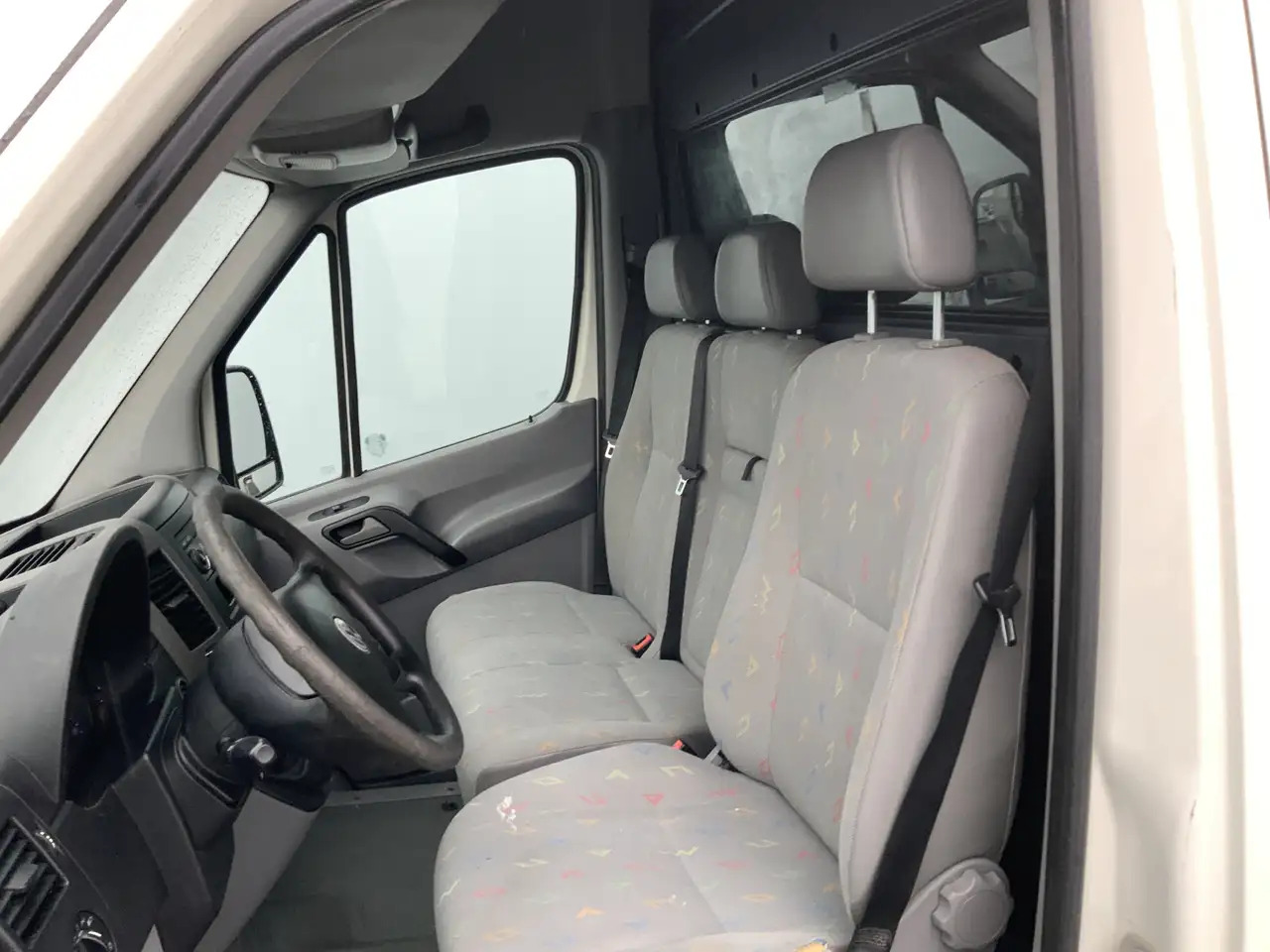 Volkswagen Crafter 50 2.5 TDI L2H2 Airco 3 Zits Imperiaal&Trap Trekha - فان: صورة 5 Volkswagen Crafter 50 2.5 TDI L2H2 Airco 3 Zits Imperiaal&Trap Trekha - فان: صورة 5