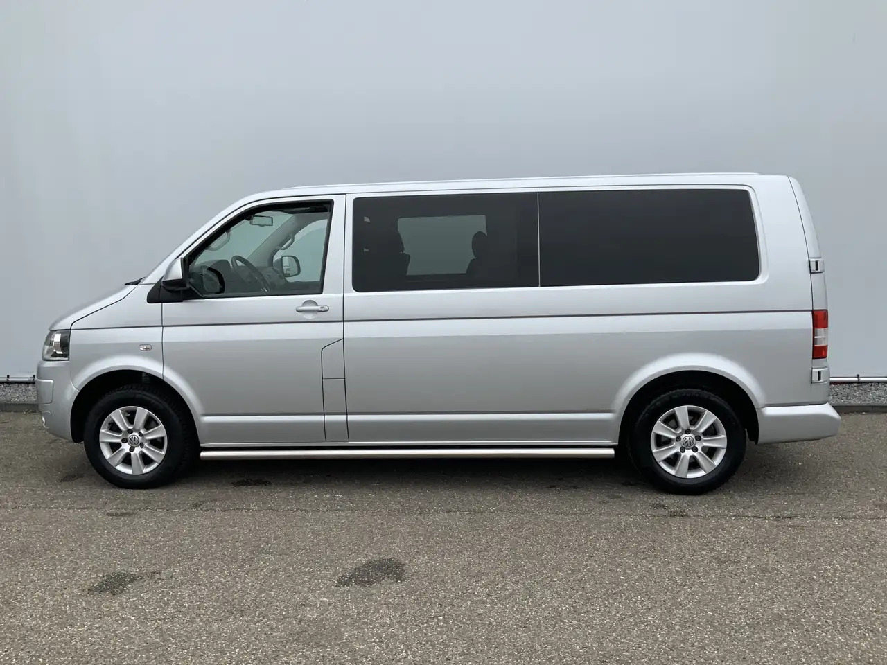 Volkswagen T5 Transporter MARGE 2.0 TDI L2H1 Dub Cab Airco Cruise Alu Velg S - الشاحنات الصغيرة كابينة مزدوجة: صورة 3 Volkswagen T5 Transporter MARGE 2.0 TDI L2H1 Dub Cab Airco Cruise Alu Velg S - الشاحنات الصغيرة كابينة مزدوجة: صورة 3