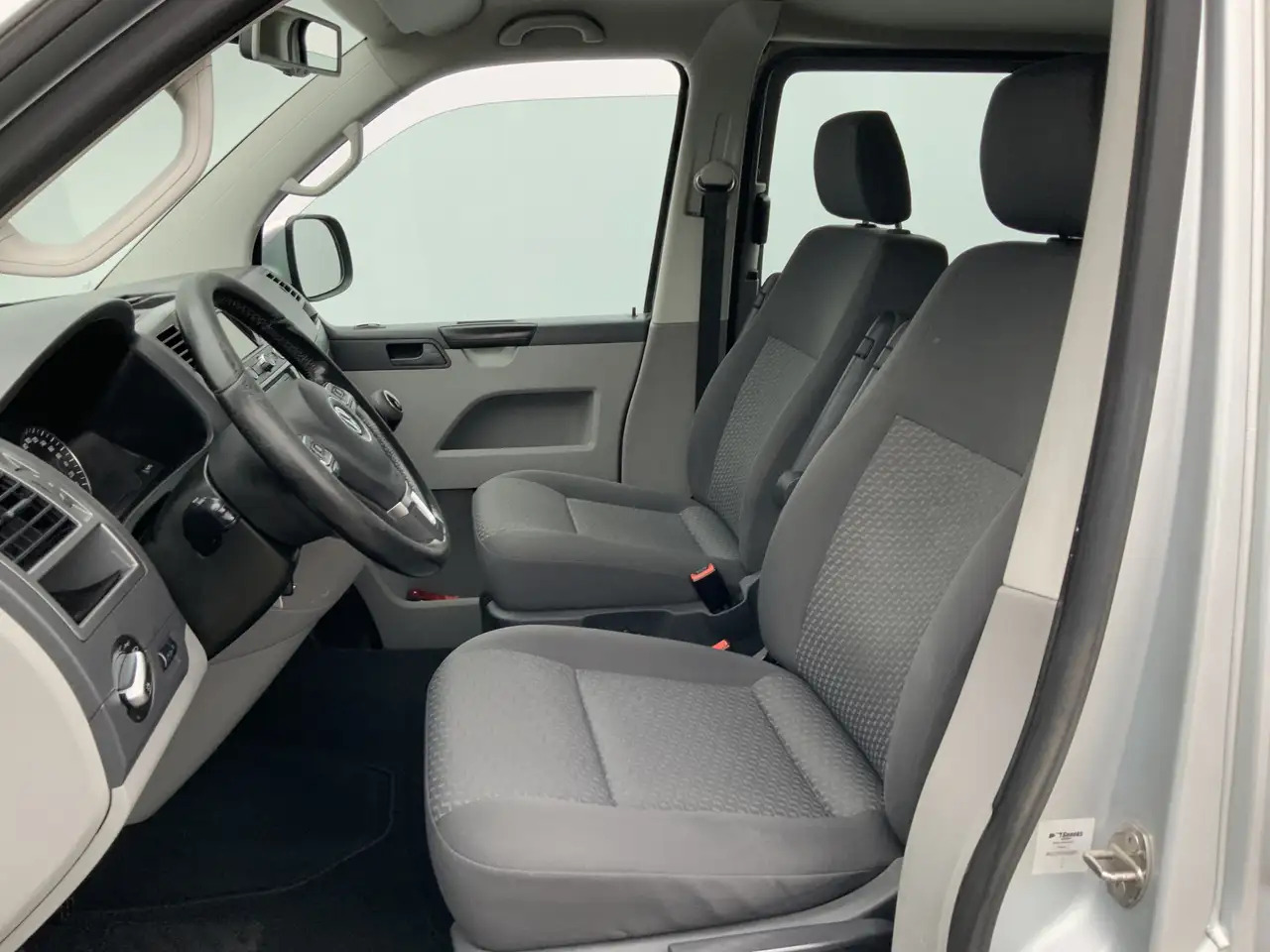 Volkswagen T5 Transporter MARGE 2.0 TDI L2H1 Dub Cab Airco Cruise Alu Velg S - الشاحنات الصغيرة كابينة مزدوجة: صورة 4 Volkswagen T5 Transporter MARGE 2.0 TDI L2H1 Dub Cab Airco Cruise Alu Velg S - الشاحنات الصغيرة كابينة مزدوجة: صورة 4