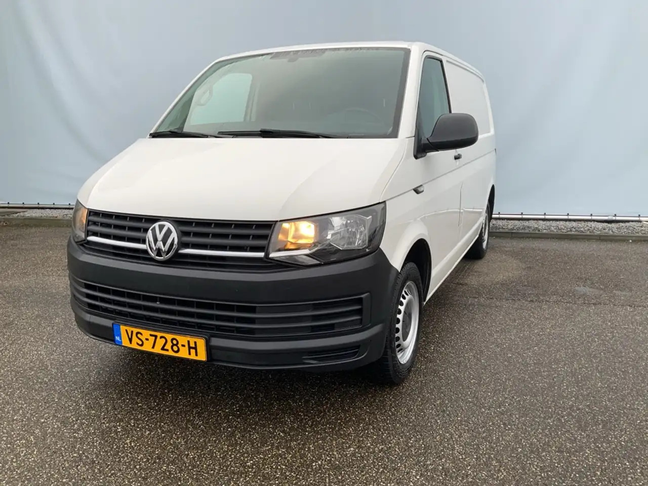 Volkswagen T6 Transporter 2.0 TDI L1H1 Comfortline Airco Navi Trekhaak 2200 - فان: صورة 1 Volkswagen T6 Transporter 2.0 TDI L1H1 Comfortline Airco Navi Trekhaak 2200 - فان: صورة 1