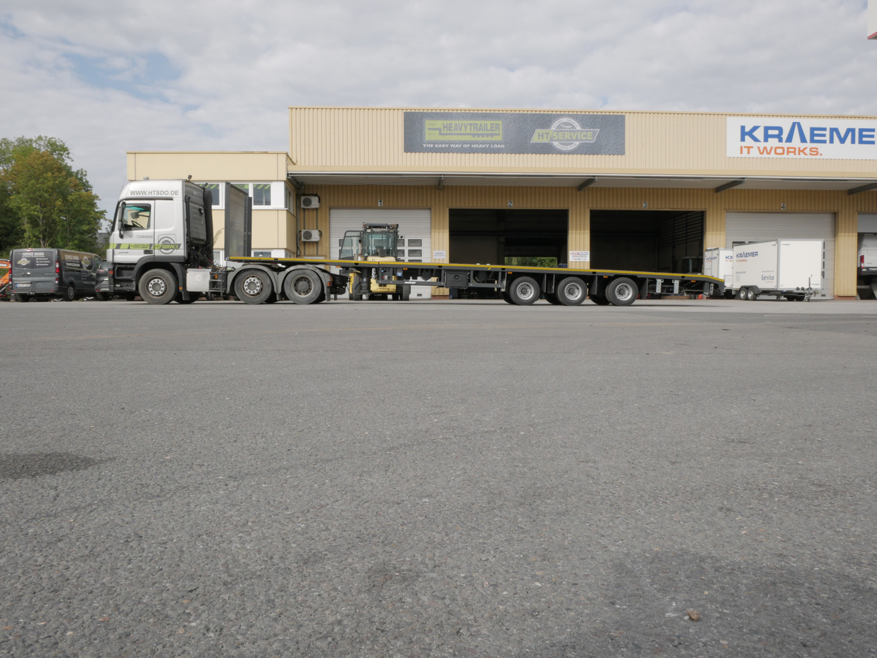 Meusburger 3-Achs-Mega-Tele-Plateau-Sattelauflieger - نصف مقطورة مسطحة: صورة 1 Meusburger 3-Achs-Mega-Tele-Plateau-Sattelauflieger - نصف مقطورة مسطحة: صورة 1