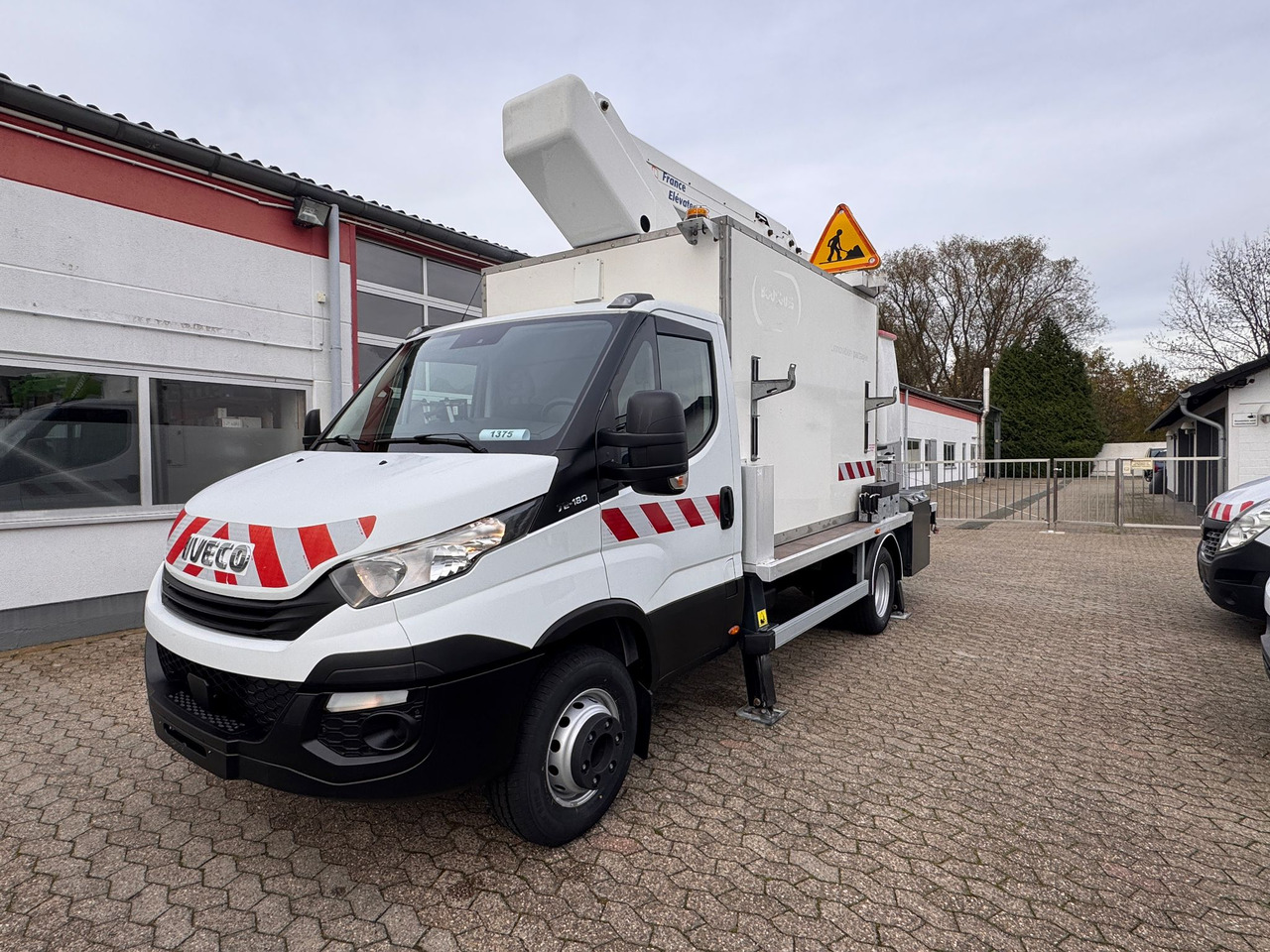 IVECO Daily 70C18 Hubarbeitsbühne Steiger France Elevateur 172 CPL EURO 6C - منصة محمولة مثبتة على الشاحنة: صورة 1 IVECO Daily 70C18 Hubarbeitsbühne Steiger France Elevateur 172 CPL EURO 6C - منصة محمولة مثبتة على الشاحنة: صورة 1