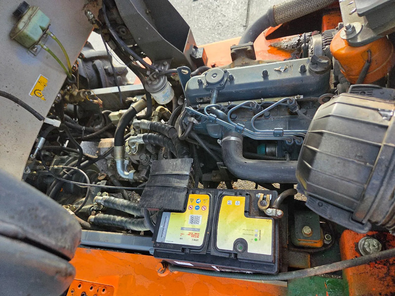 AUSA C150H 4WD heftruck met sideshift - رافعة شوكية ديزل: صورة 5 AUSA C150H 4WD heftruck met sideshift - رافعة شوكية ديزل: صورة 5