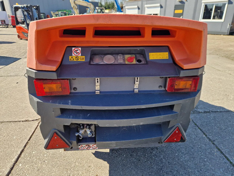 Atlas-Copco XAS57 in zeer nette staat - ضاغط هوائي: صورة 5 Atlas-Copco XAS57 in zeer nette staat - ضاغط هوائي: صورة 5