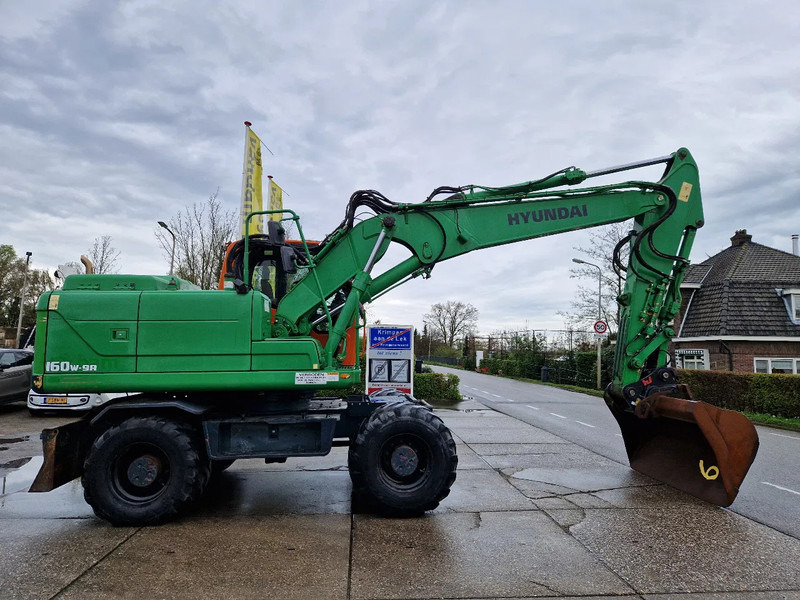 Hyundai Robex 160W-9A met 6-cilinder Cummins motor - حفار ذو عجلات: صورة 2 Hyundai Robex 160W-9A met 6-cilinder Cummins motor - حفار ذو عجلات: صورة 2