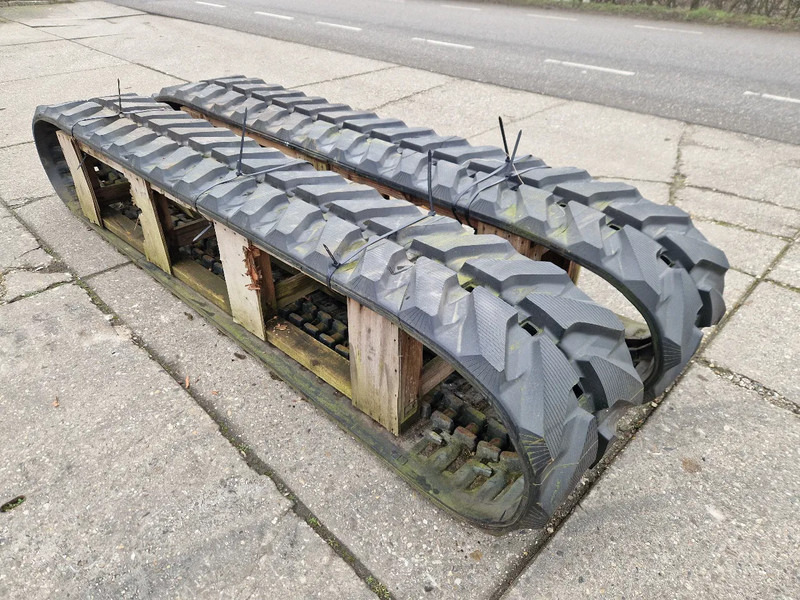 Komatsu nieuwe tracks t.b.v. PC75 tot PC88 - جنزير حديدي - شاحنة: صورة 4 Komatsu nieuwe tracks t.b.v. PC75 tot PC88 - جنزير حديدي - شاحنة: صورة 4