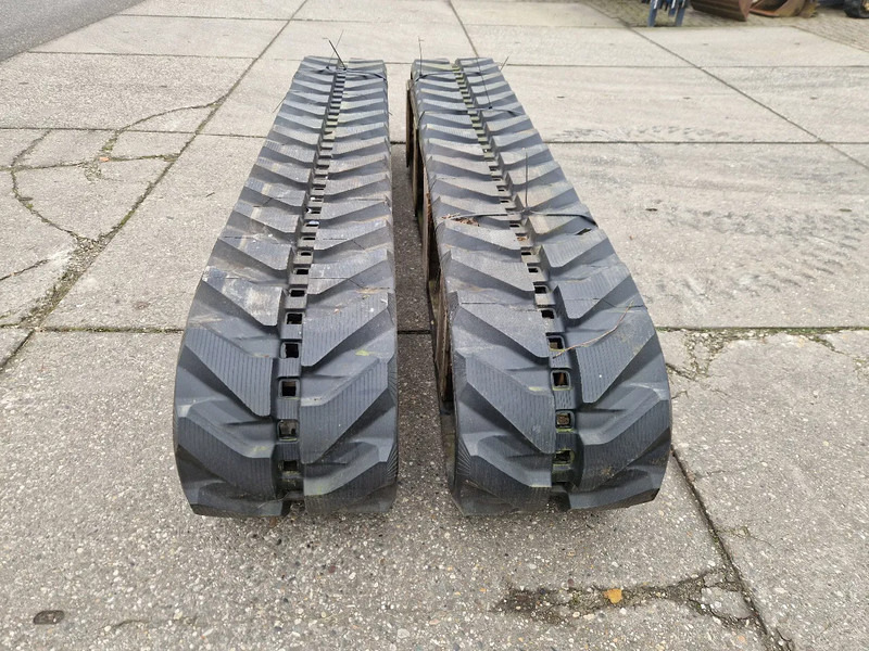 Komatsu nieuwe tracks t.b.v. PC75 tot PC88 - جنزير حديدي - شاحنة: صورة 3 Komatsu nieuwe tracks t.b.v. PC75 tot PC88 - جنزير حديدي - شاحنة: صورة 3