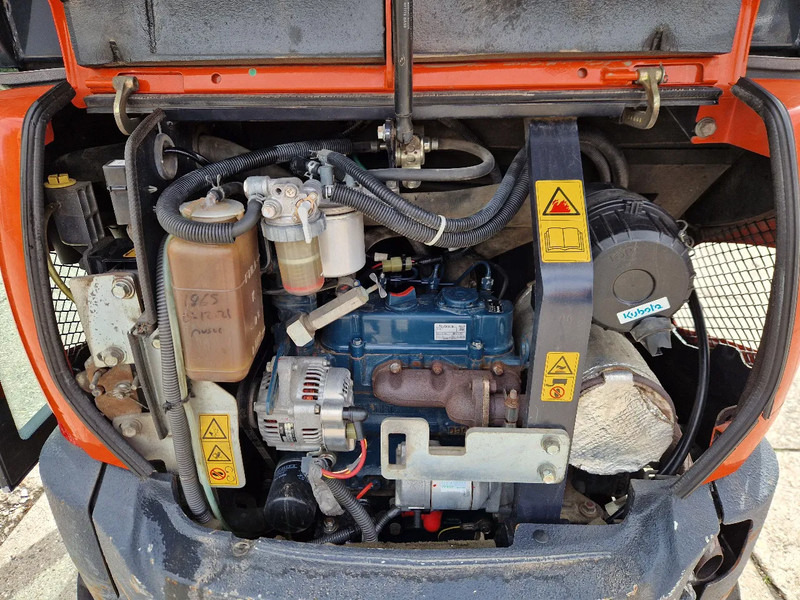 Kubota KX019-4 CW05 met 2 bakken - حفار صغير: صورة 5 Kubota KX019-4 CW05 met 2 bakken - حفار صغير: صورة 5