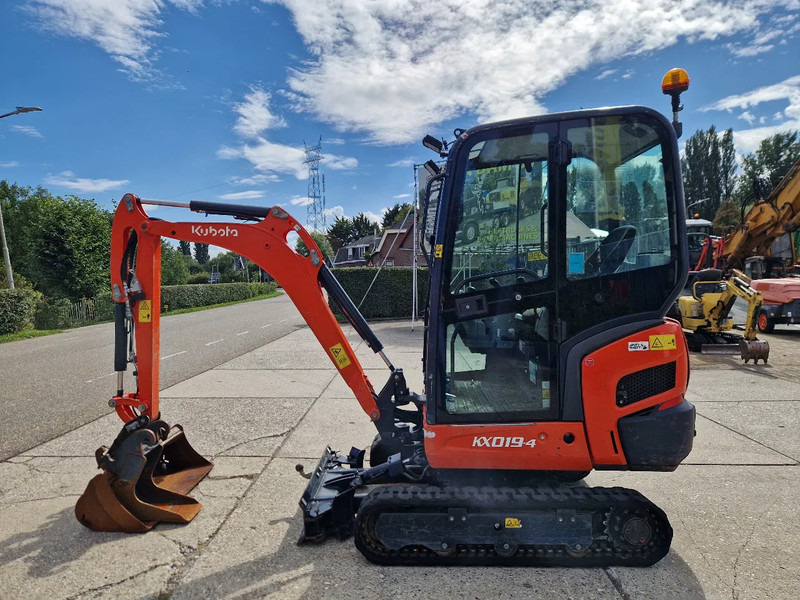 Kubota KX019-4 met 1990 uur - حفار صغير: صورة 1 Kubota KX019-4 met 1990 uur - حفار صغير: صورة 1