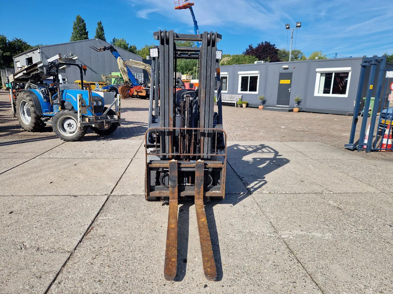 Nissan 1800 kg. LPG met keuring - رافعة شوكية تعمل بالغاز: صورة 5 Nissan 1800 kg. LPG met keuring - رافعة شوكية تعمل بالغاز: صورة 5