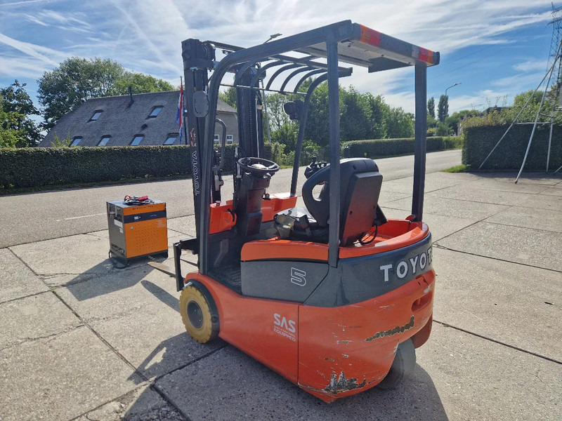 Toyota 1500 kg. elektrisch hefhoogte 5.00m. - رافعة شوكية كهربائية: صورة 4 Toyota 1500 kg. elektrisch hefhoogte 5.00m. - رافعة شوكية كهربائية: صورة 4