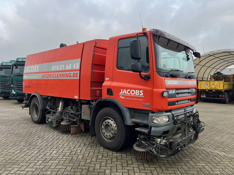 DAF CF75.250 - سياره كنس شوارع: صورة 3 DAF CF75.250 - سياره كنس شوارع: صورة 3