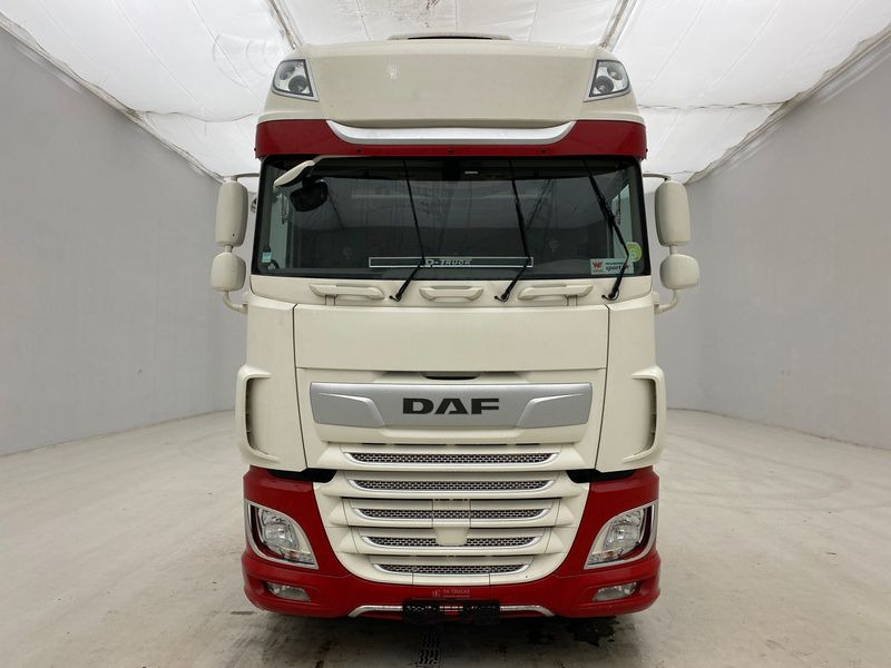 DAF XF105.530 Super Space Cab* - مقطورة السحب: صورة 2 DAF XF105.530 Super Space Cab* - مقطورة السحب: صورة 2
