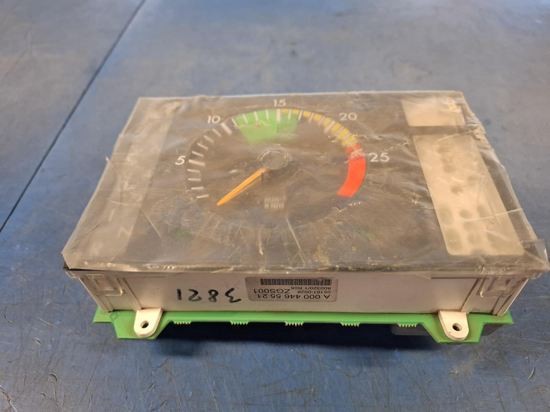 Mercedes-Benz A0004465521 Toerenteller A0004465521 - لوحة العدادات - شاحنة: صورة 2 Mercedes-Benz A0004465521 Toerenteller A0004465521 - لوحة العدادات - شاحنة: صورة 2