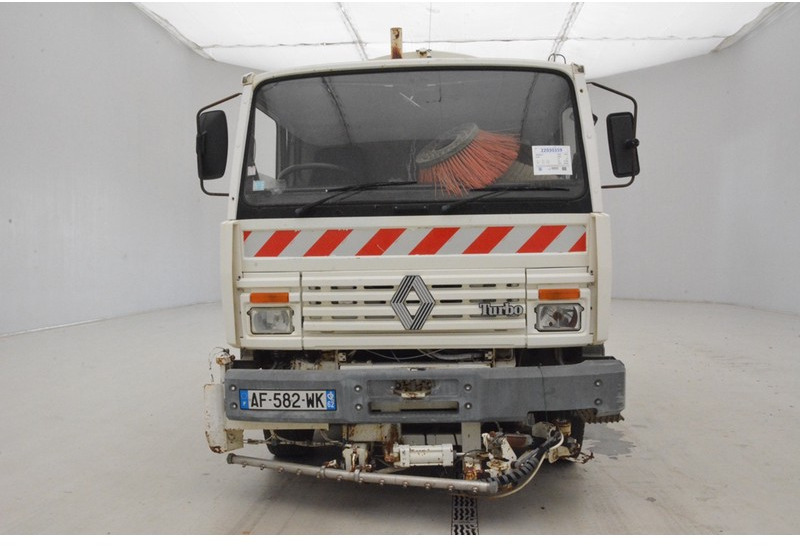 Renault Midliner S150 - RHD* - سياره كنس شوارع: صورة 2 Renault Midliner S150 - RHD* - سياره كنس شوارع: صورة 2