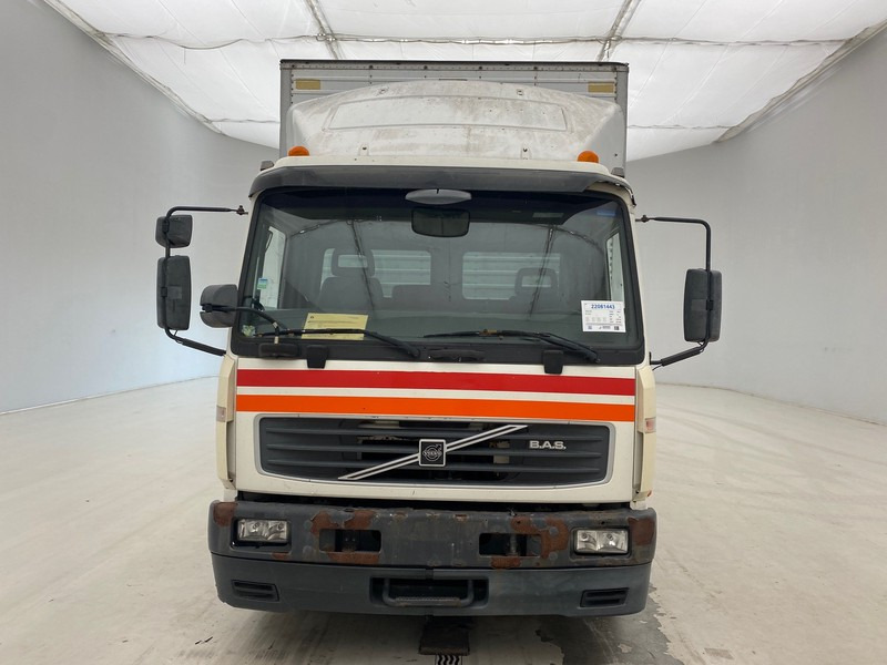 Volvo FL6.12 - شاحنة صندوقية: صورة 2 Volvo FL6.12 - شاحنة صندوقية: صورة 2