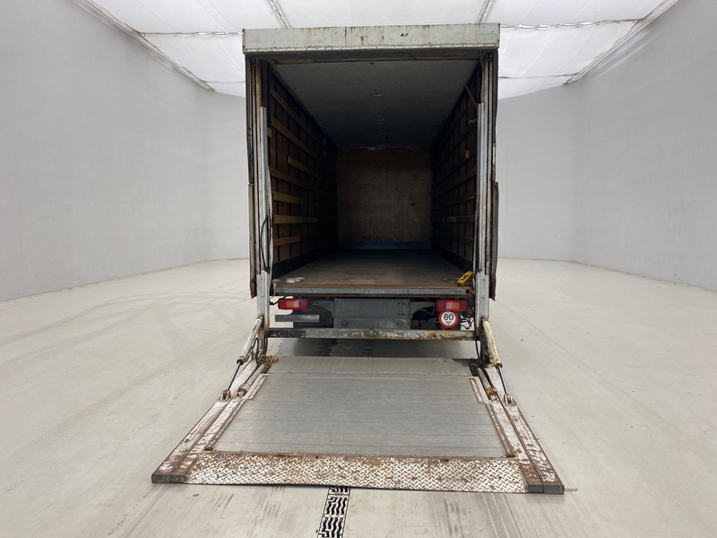 Volvo FL6.12* - شاحنة صندوقية: صورة 5 Volvo FL6.12* - شاحنة صندوقية: صورة 5