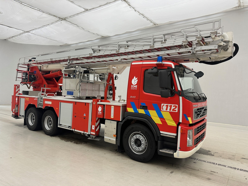 Volvo MAGIRUS ALP330 - FM 340 - 6x4 - شاحنة حريق: صورة 3 Volvo MAGIRUS ALP330 - FM 340 - 6x4 - شاحنة حريق: صورة 3