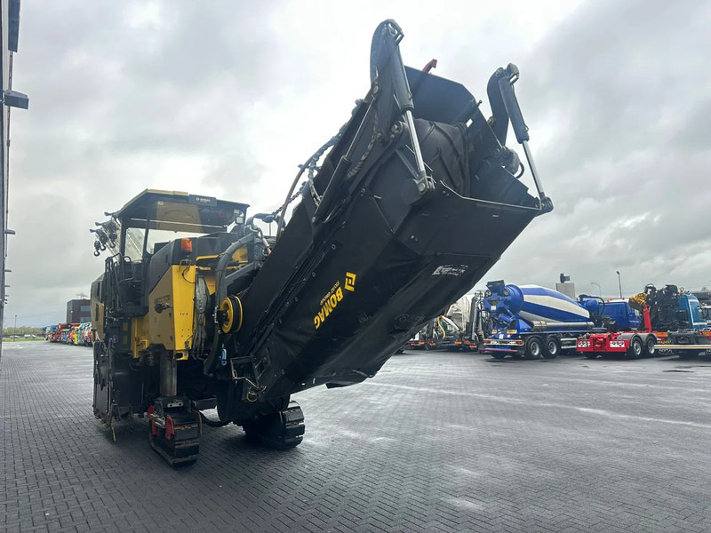 Bomag BM 2200/75 ASFALTFREES / ASPHALT MILLING MACHINE / COLD PLANER - معــدات الاسفلت: صورة 4 Bomag BM 2200/75 ASFALTFREES / ASPHALT MILLING MACHINE / COLD PLANER - معــدات الاسفلت: صورة 4