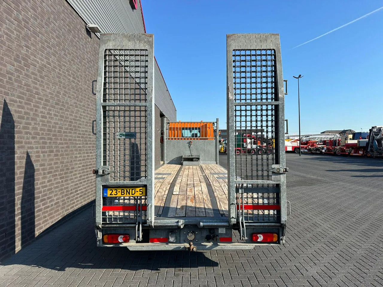 تأجير  DAF LF OPRIJ 23-82 V OPRIJWAGEN / MACHINE TRANSPORTE DAF LF OPRIJ 23-82 V OPRIJWAGEN / MACHINE TRANSPORTE: صورة 8