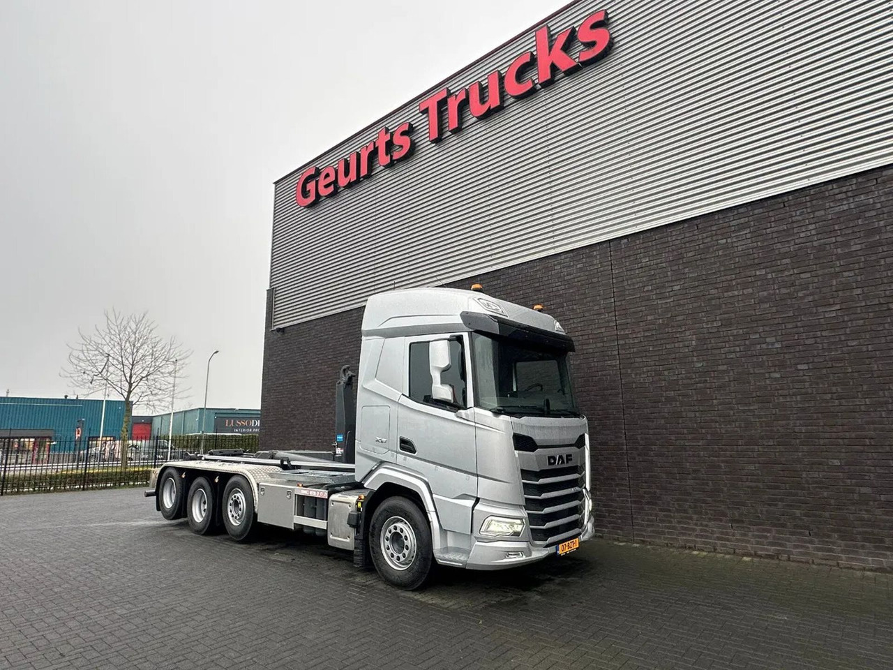 DAF XF 530 8X2 TRIPLE VDL S-30-6700 HAAKARMSYSTEEM/A - شاحنة برافعة خطافية: صورة 5 DAF XF 530 8X2 TRIPLE VDL S-30-6700 HAAKARMSYSTEEM/A - شاحنة برافعة خطافية: صورة 5