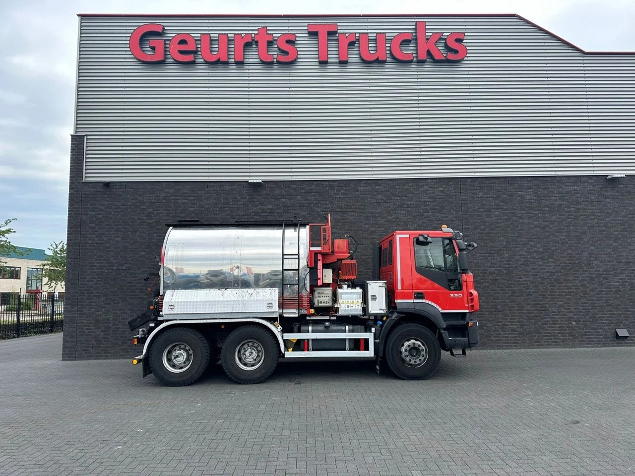 Iveco Trakker 330 6X4 LINNHOFF& HENNE AWÖL 600 6M3 ASF - شاحنة: صورة 4 Iveco Trakker 330 6X4 LINNHOFF& HENNE AWÖL 600 6M3 ASF - شاحنة: صورة 4