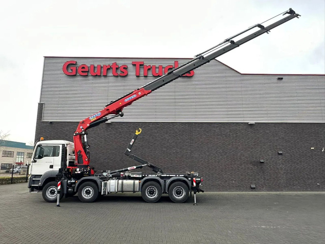 MAN TGS 35.460 8X4 BL+ HYVA 18.55.S HAAKARMSYSTEEM E - شاحنة برافعة خطافية, شاحنة كرين: صورة 4 MAN TGS 35.460 8X4 BL+ HYVA 18.55.S HAAKARMSYSTEEM E - شاحنة برافعة خطافية, شاحنة كرين: صورة 4