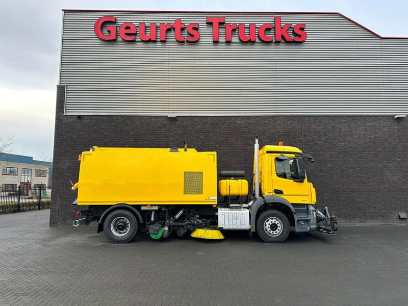 Mercedes-Benz Arocs 1824 4X2 BEAM A9000 SWEEPING TRUCK/ KEHRMASCHINE/VEEGWAGEN/FAHRBAHNREINIGER/AIRPORT CLEANER WITH MAGNET - سياره كنس شوارع: صورة 4 Mercedes-Benz Arocs 1824 4X2 BEAM A9000 SWEEPING TRUCK/ KEHRMASCHINE/VEEGWAGEN/FAHRBAHNREINIGER/AIRPORT CLEANER WITH MAGNET - سياره كنس شوارع: صورة 4
