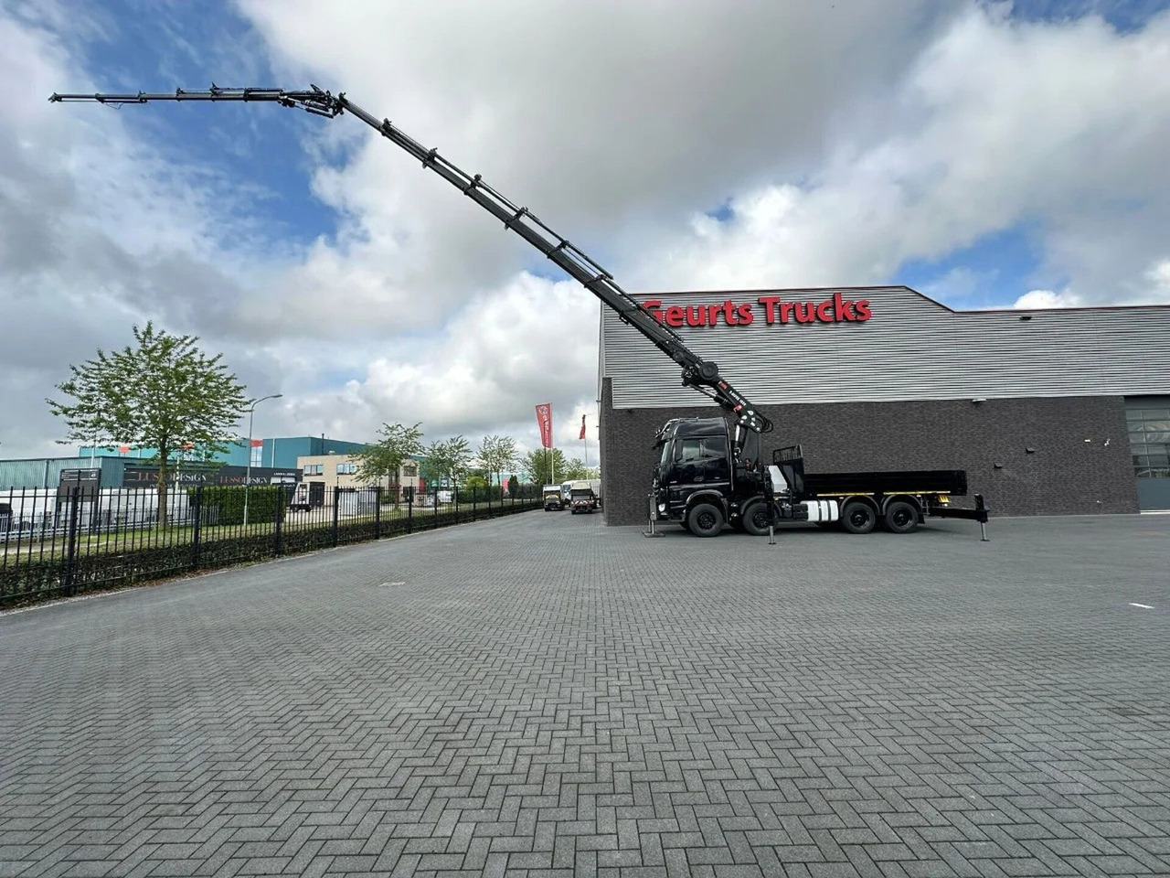 Mercedes-Benz Arocs 3251 8X4 + HIAB 1058 E-8 + JIB 150X-6 JDC - شاحنة كرين: صورة 4 Mercedes-Benz Arocs 3251 8X4 + HIAB 1058 E-8 + JIB 150X-6 JDC - شاحنة كرين: صورة 4
