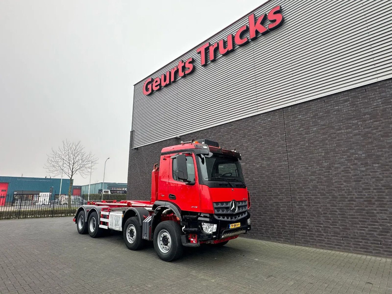 Mercedes-Benz Arocs 8X4 VDL S-30-6600 HAAKARMSYSTEEM/ABROLLKIP - شاحنة برافعة خطافية: صورة 5 Mercedes-Benz Arocs 8X4 VDL S-30-6600 HAAKARMSYSTEEM/ABROLLKIP - شاحنة برافعة خطافية: صورة 5