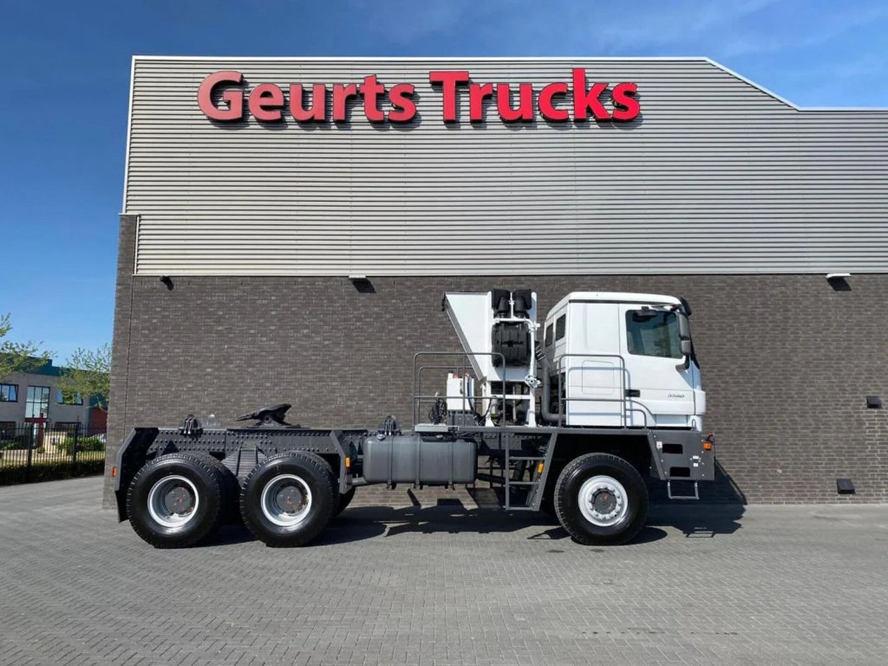 Mercedes-Benz TITAN 5560 Z52-600 F TITAN 5560 Z52-600 F 6X6 HE - مقطورة السحب: صورة 4 Mercedes-Benz TITAN 5560 Z52-600 F TITAN 5560 Z52-600 F 6X6 HE - مقطورة السحب: صورة 4
