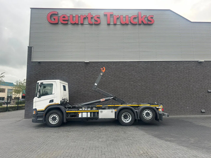 Scania P280 6X2 + AJK/1924 HLF20-6430 HAAKARMSYSTEEM / ABROLLKIPPER / HOOKLIFT - شاحنة برافعة خطافية: صورة 1 Scania P280 6X2 + AJK/1924 HLF20-6430 HAAKARMSYSTEEM / ABROLLKIPPER / HOOKLIFT - شاحنة برافعة خطافية: صورة 1