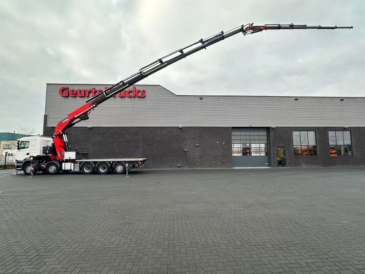 Scania R520 V8 10X4 TRIDEM + F1650RA.2.28 + JIB L816 KR - شاحنة كرين: صورة 1 Scania R520 V8 10X4 TRIDEM + F1650RA.2.28 + JIB L816 KR - شاحنة كرين: صورة 1