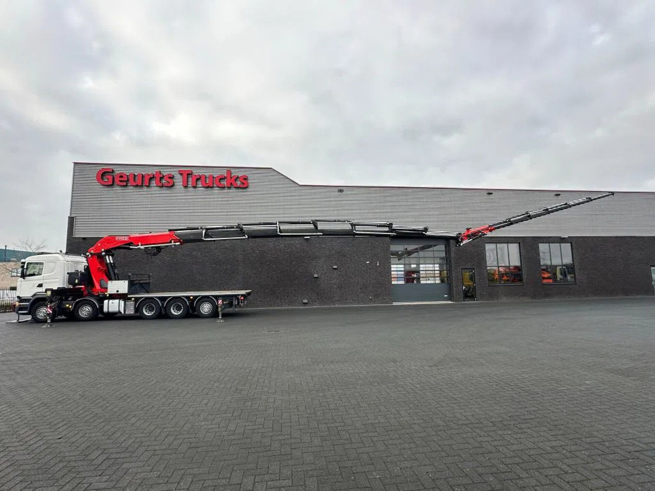 Scania R520 V8 10X4 TRIDEM + F1650RA.2.28 + JIB L816 KR - شاحنة كرين: صورة 3 Scania R520 V8 10X4 TRIDEM + F1650RA.2.28 + JIB L816 KR - شاحنة كرين: صورة 3