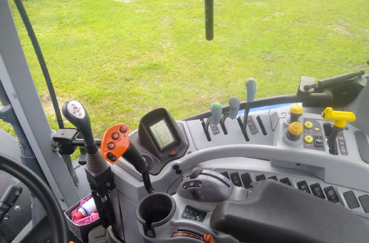 NEW HOLLAND T7.175 - جرار: صورة 4 NEW HOLLAND T7.175 - جرار: صورة 4