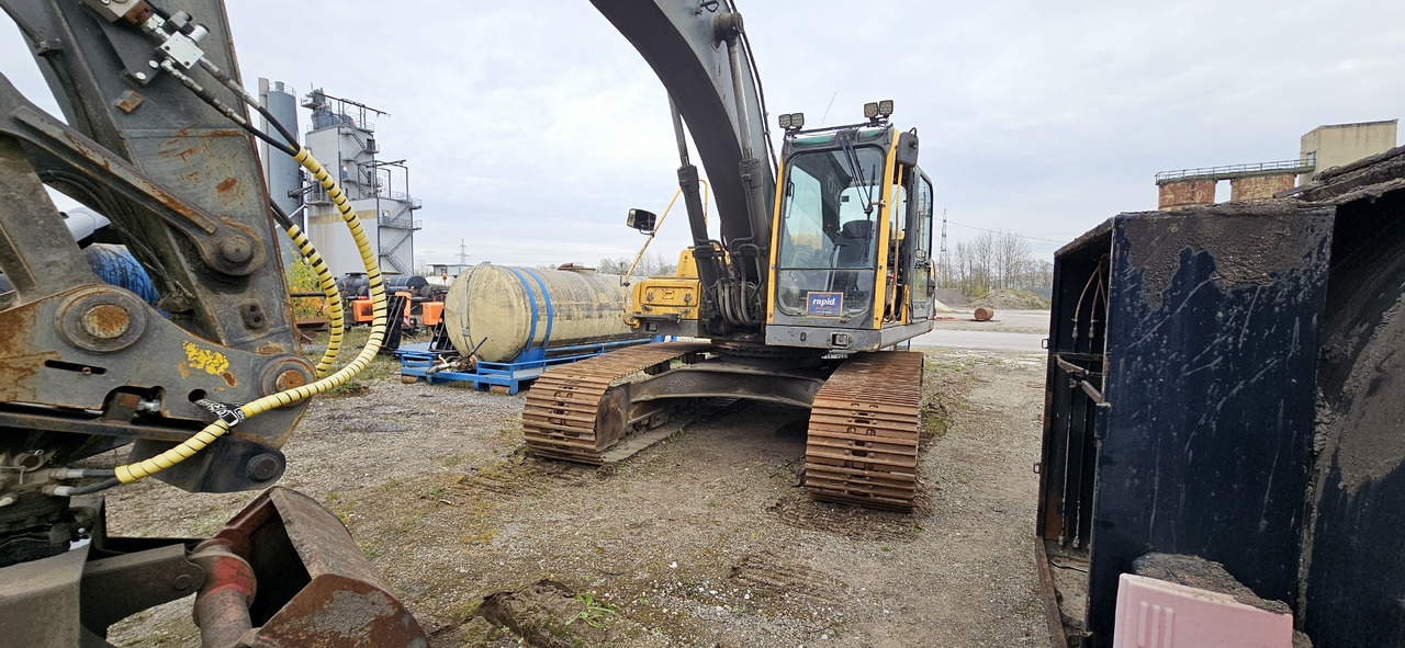 Volvo EC 210 BLC new engine - حفار زاحف: صورة 3 Volvo EC 210 BLC new engine - حفار زاحف: صورة 3