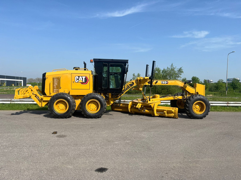 Caterpillar 140GC - Push block / Ripper / New Tires - ماكينة تسوية: صورة 5 Caterpillar 140GC - Push block / Ripper / New Tires - ماكينة تسوية: صورة 5