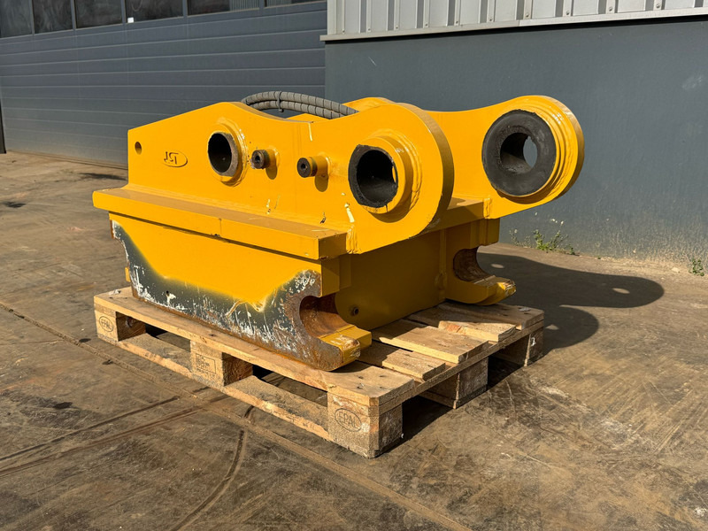 Caterpillar 352 Quick Coupler - بكت: صورة 1 Caterpillar 352 Quick Coupler - بكت: صورة 1