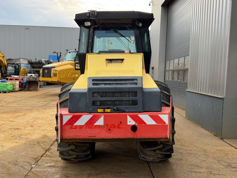 Dynapac CA302PD (13.6t) - مدحلة: صورة 4 Dynapac CA302PD (13.6t) - مدحلة: صورة 4