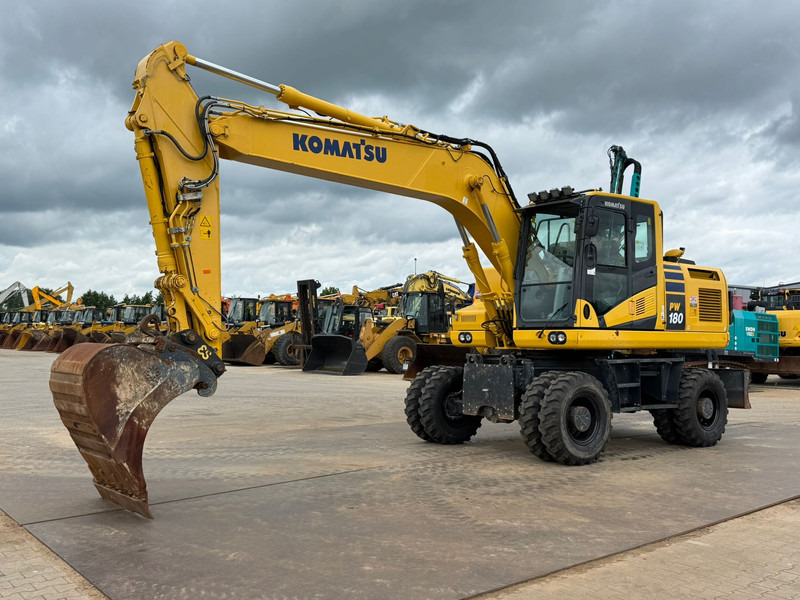 Komatsu PW180-11 - حفار ذو عجلات: صورة 2 Komatsu PW180-11 - حفار ذو عجلات: صورة 2