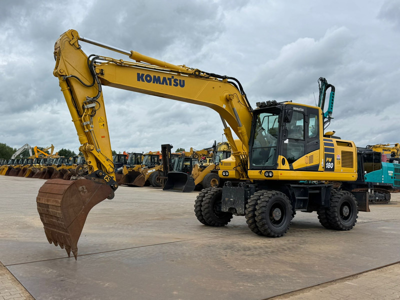 Komatsu PW180-11 - حفار ذو عجلات: صورة 2 Komatsu PW180-11 - حفار ذو عجلات: صورة 2