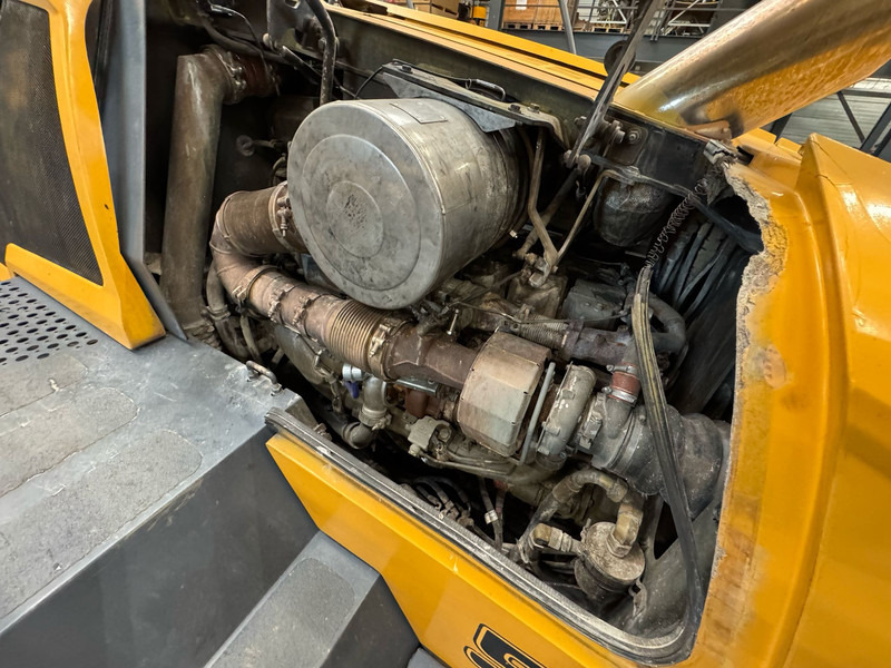 اللودر بعجل Liebherr L580: صورة 16