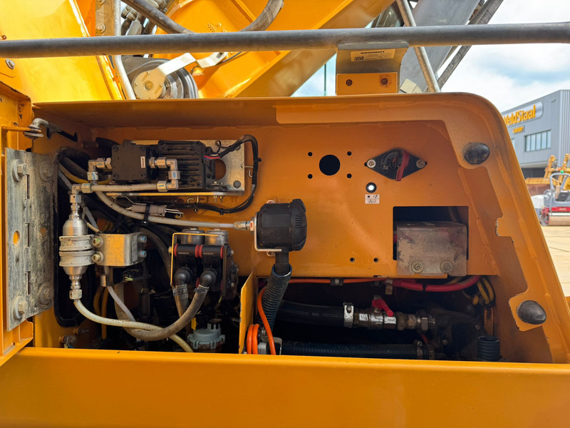 حفار زاحف Liebherr R946 LC Hydraulic excavator: صورة 17