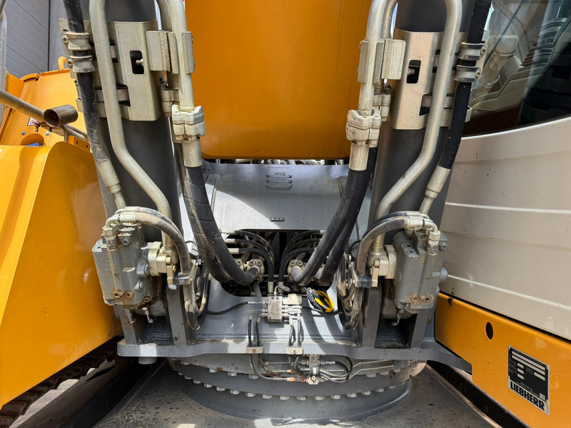 حفار زاحف Liebherr R946 LC Hydraulic excavator: صورة 16